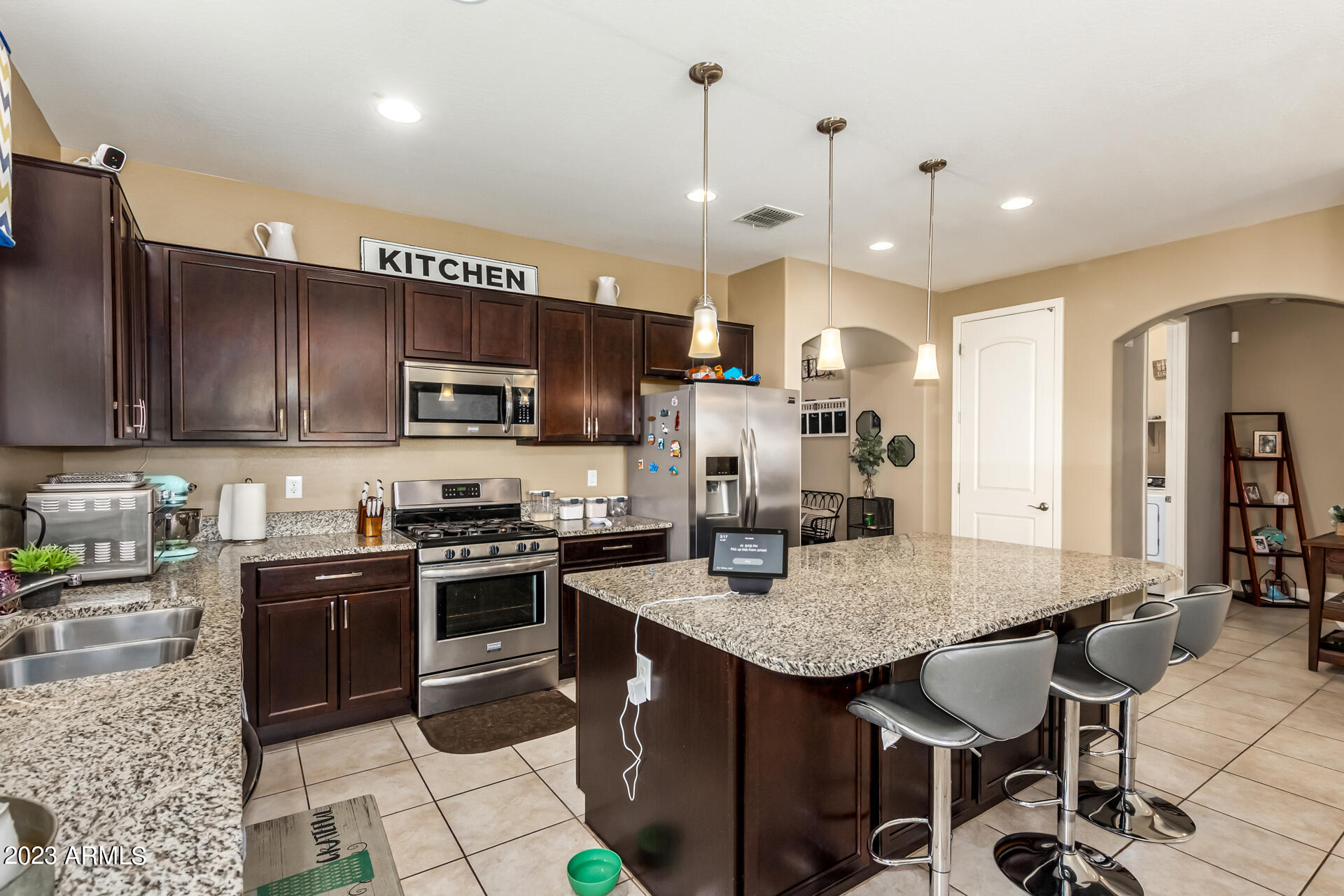 9326 W MEDLOCK Drive