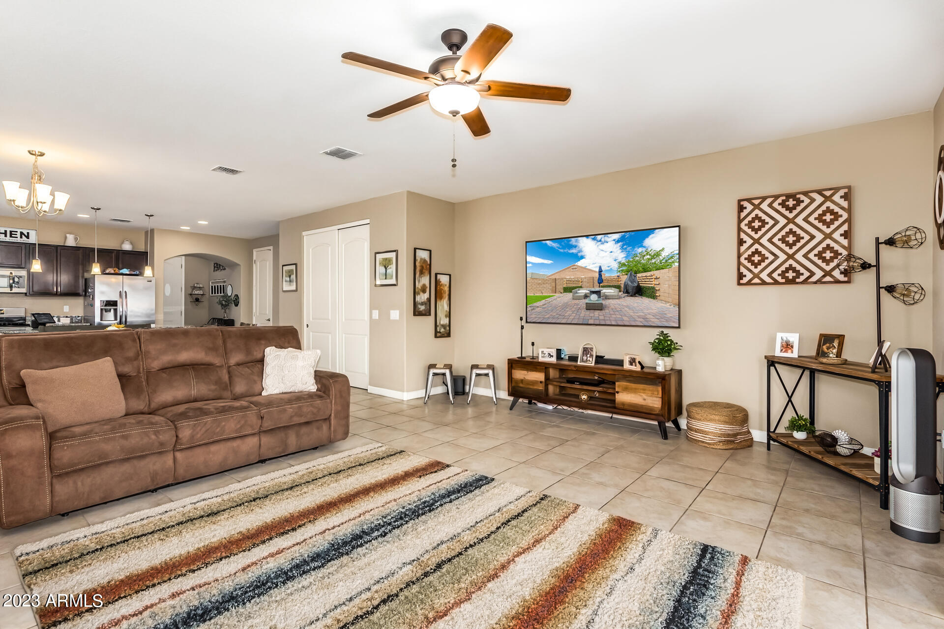 9326 W MEDLOCK Drive