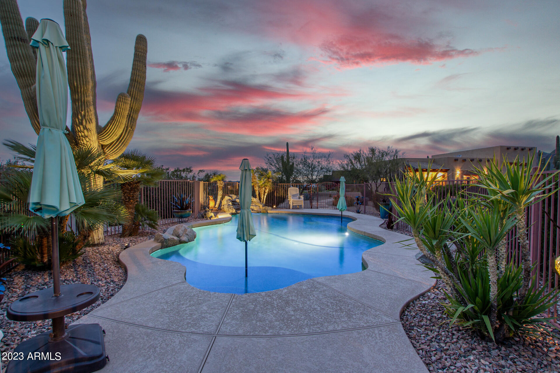 4532 N CACTUS Road