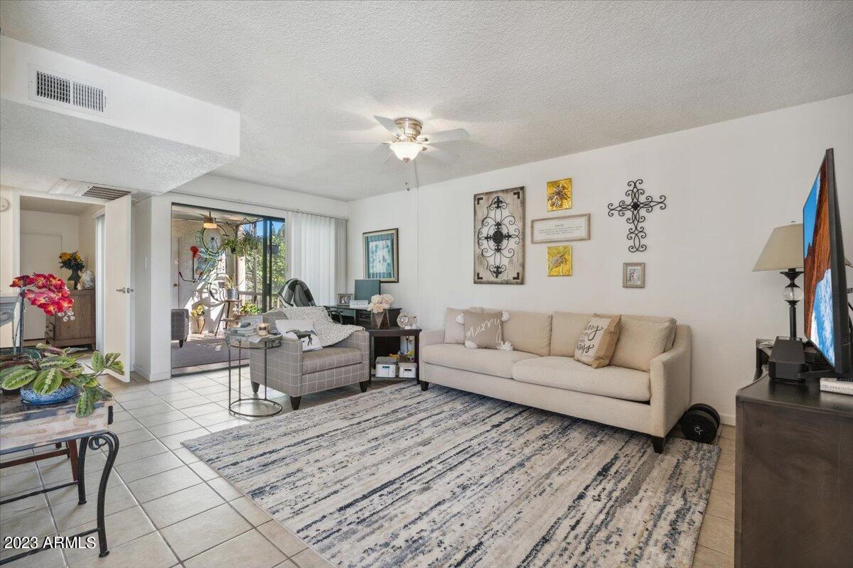 4950 N MILLER Road Unit: 243