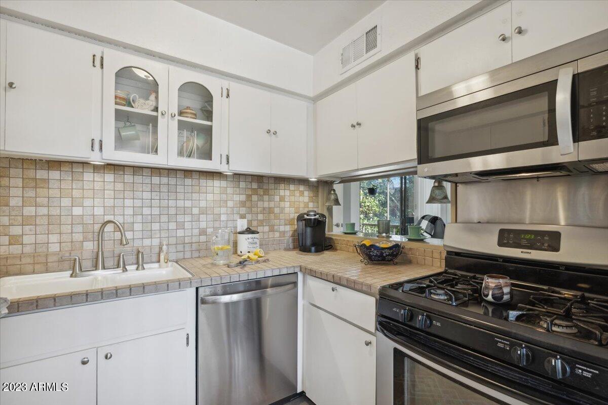 4950 N MILLER Road Unit: 243