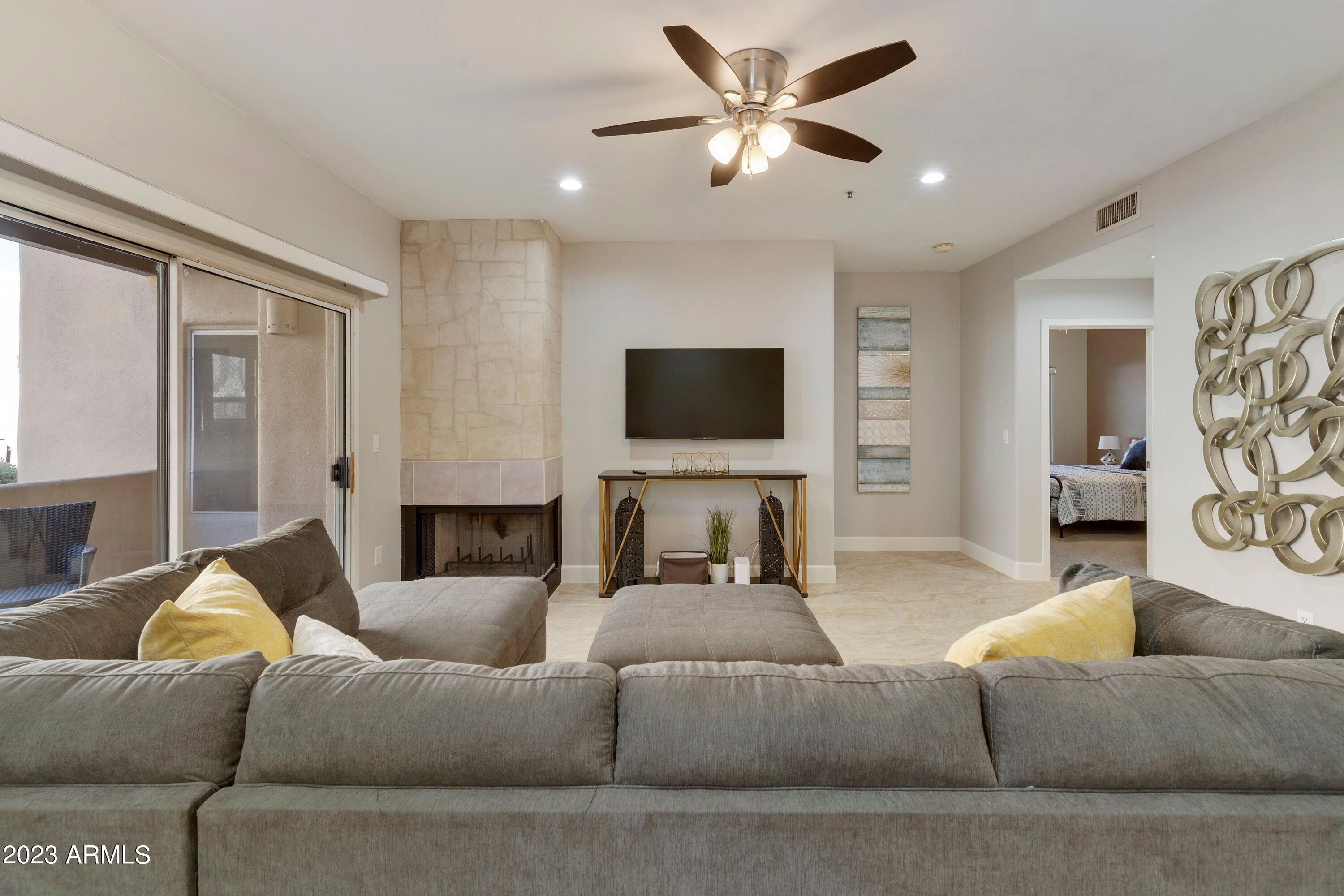 11260 N 92ND Street Unit: 1049