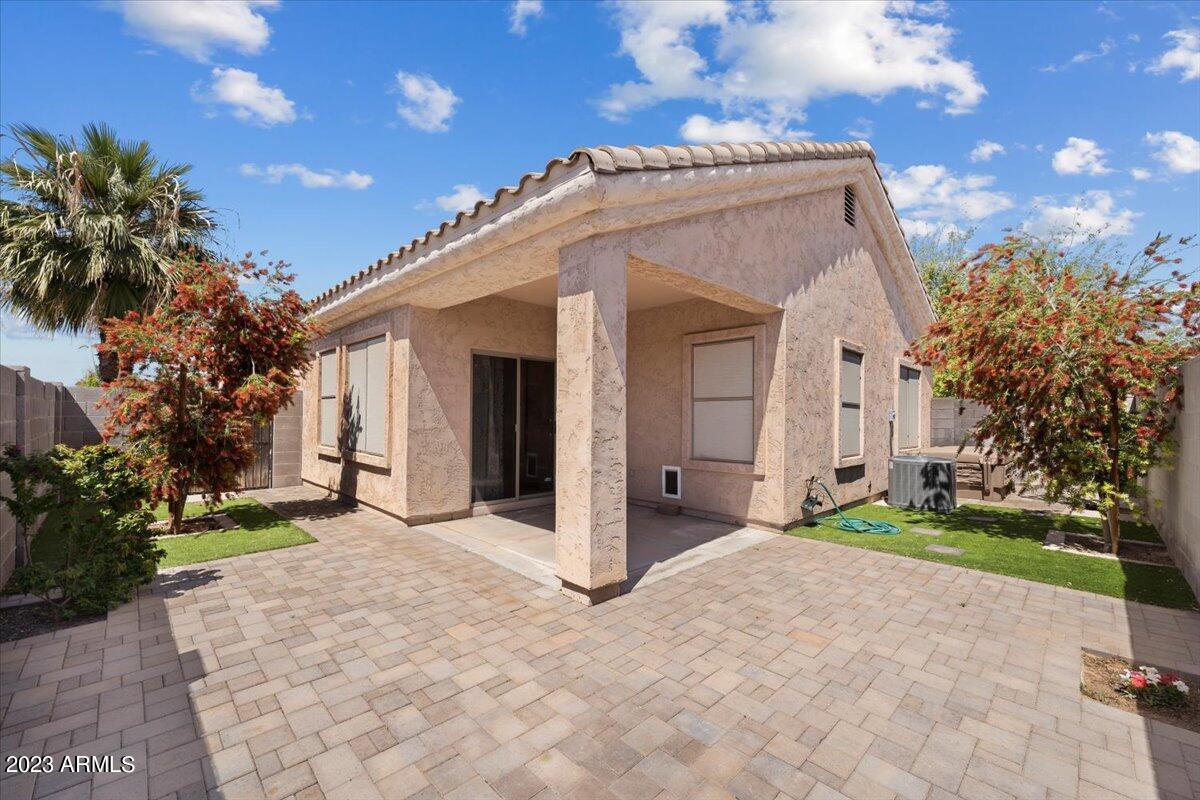 2717 N Kenton --