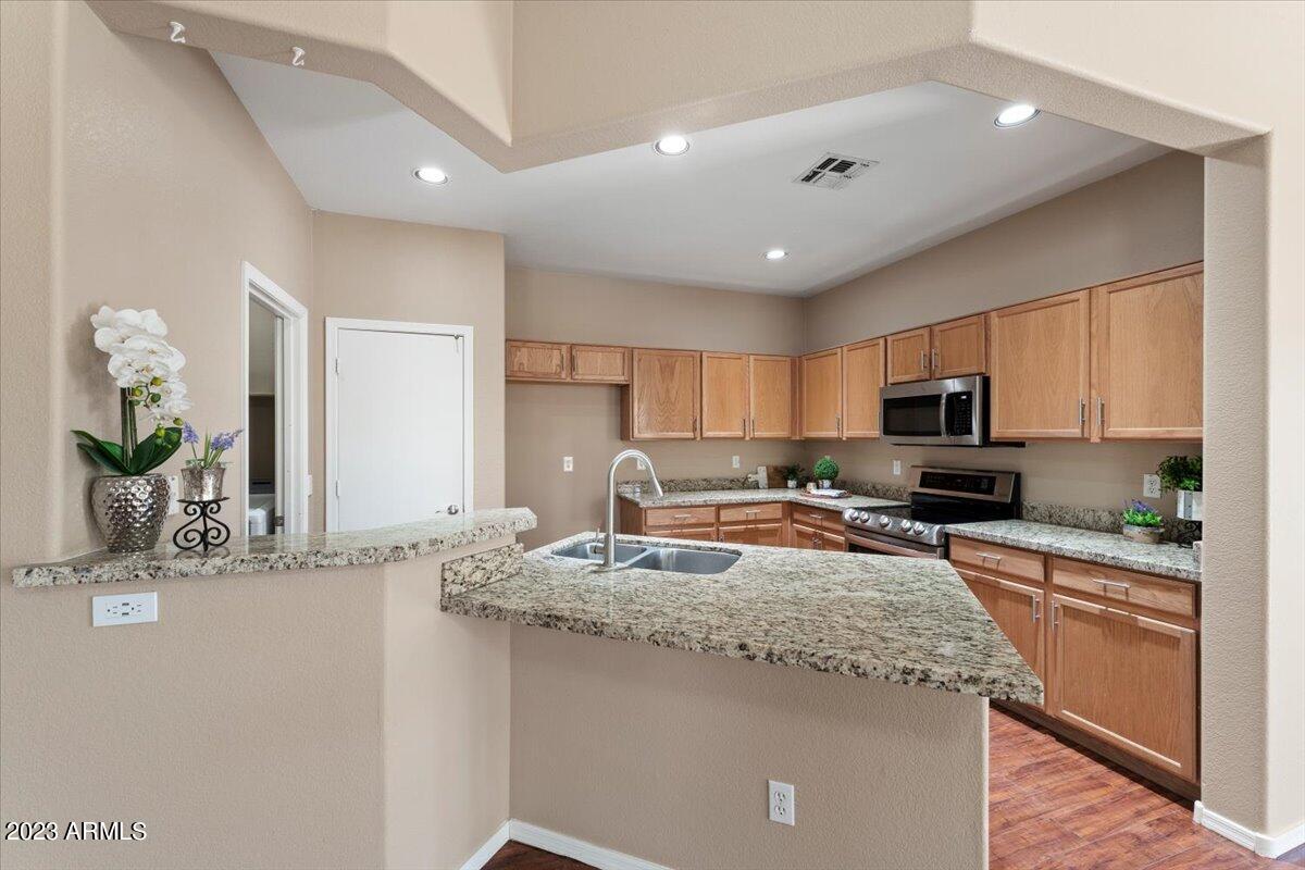 2717 N Kenton --