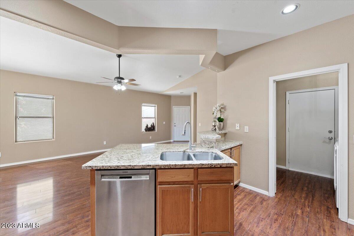 2717 N Kenton --