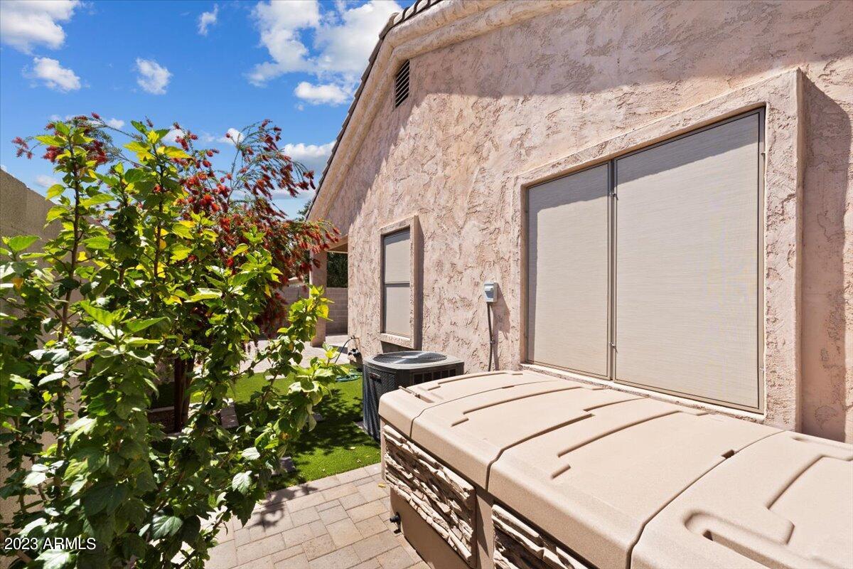 2717 N Kenton --