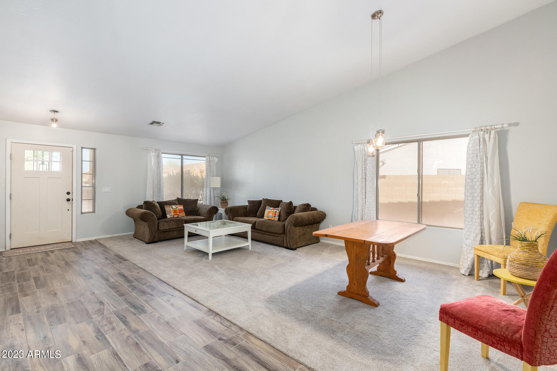 525 E BLACK DIAMOND Drive
