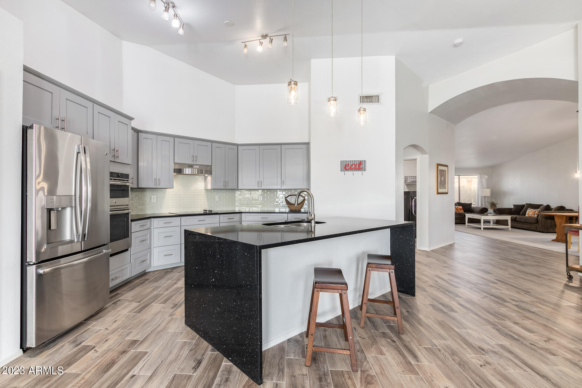 525 E BLACK DIAMOND Drive
