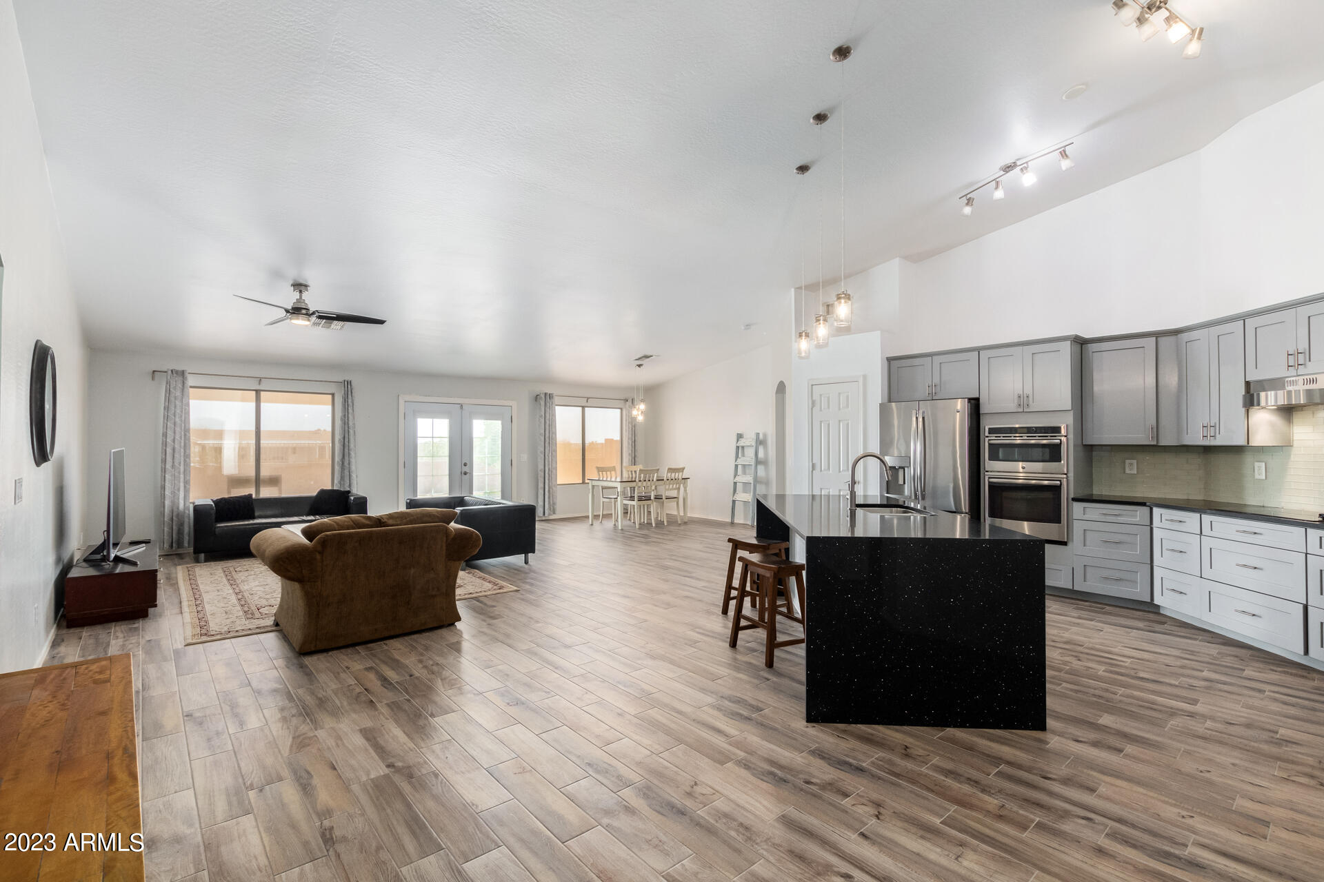 525 E BLACK DIAMOND Drive