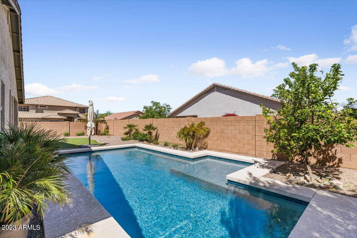 2934 W CARSON Road
