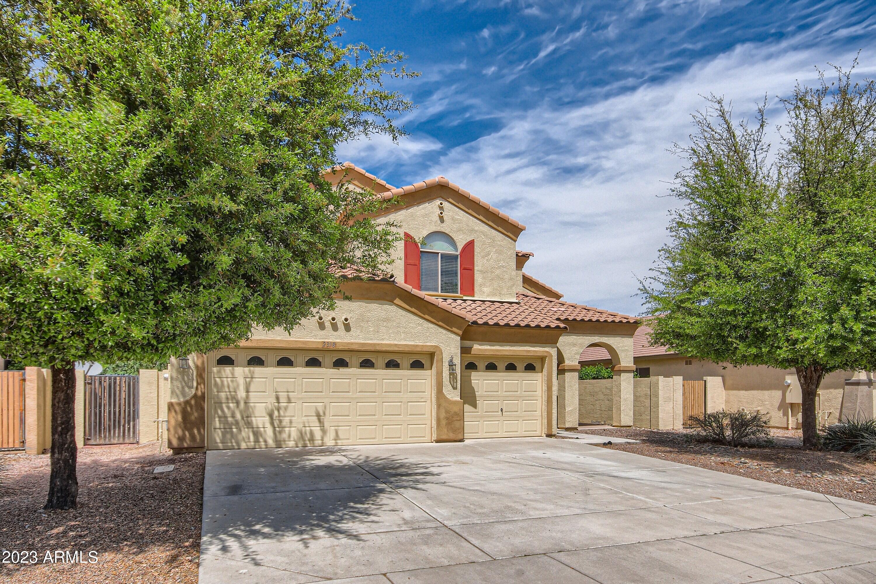 2318 E EBONY Drive
