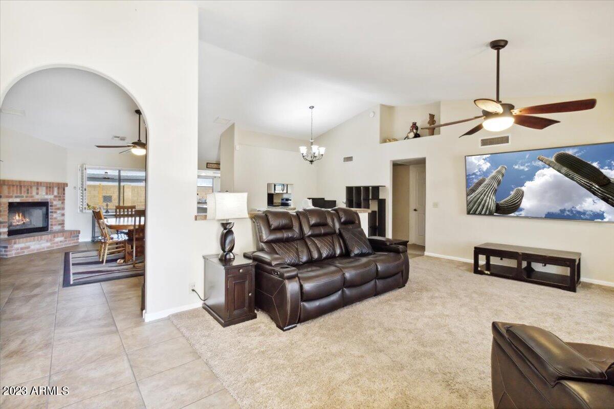 8948 W ROSE Lane