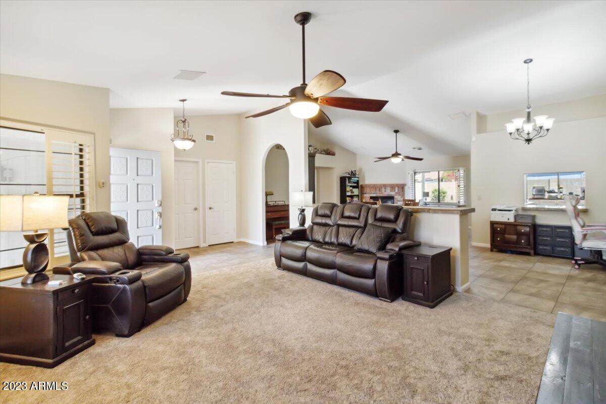 8948 W ROSE Lane