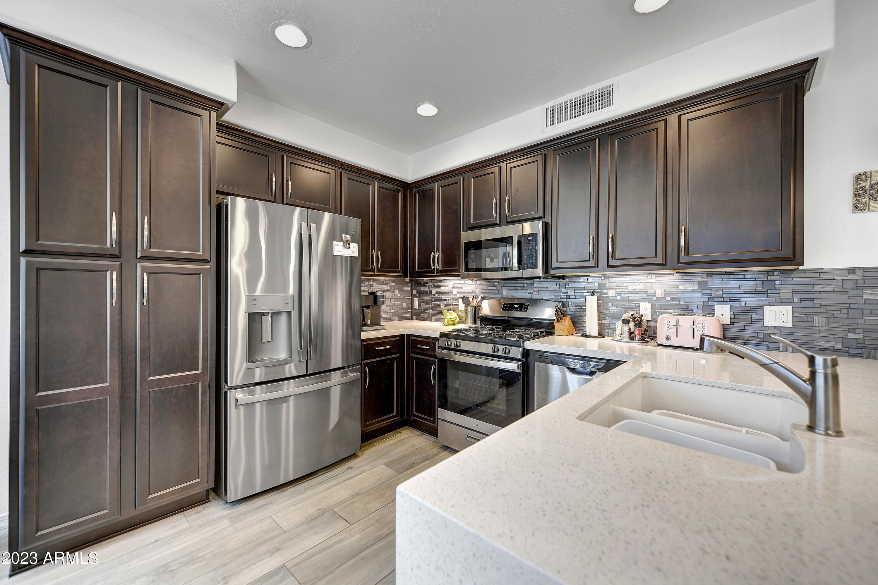 17850 N 68TH Street Unit: 2072