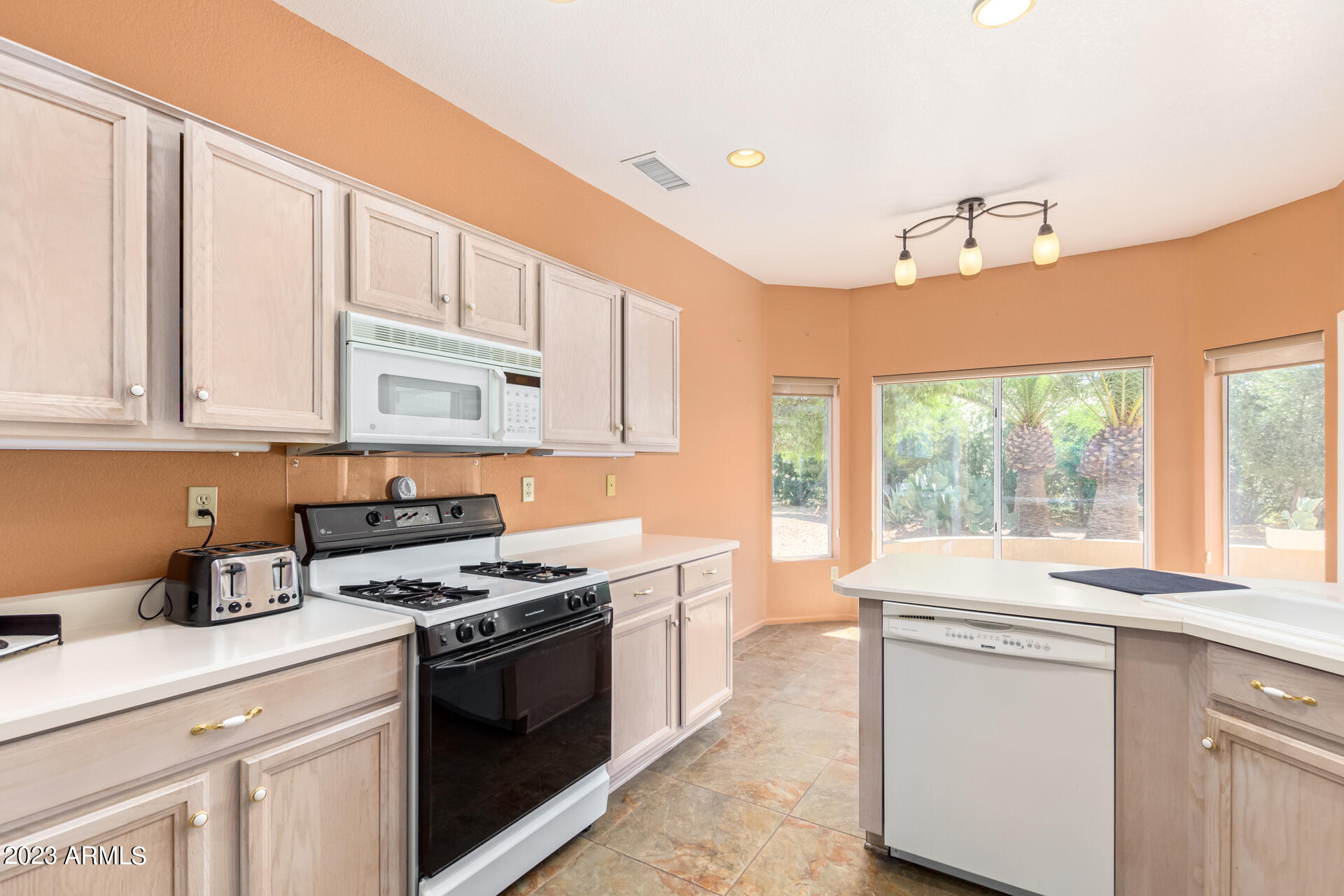 22137 N VETERANS Drive