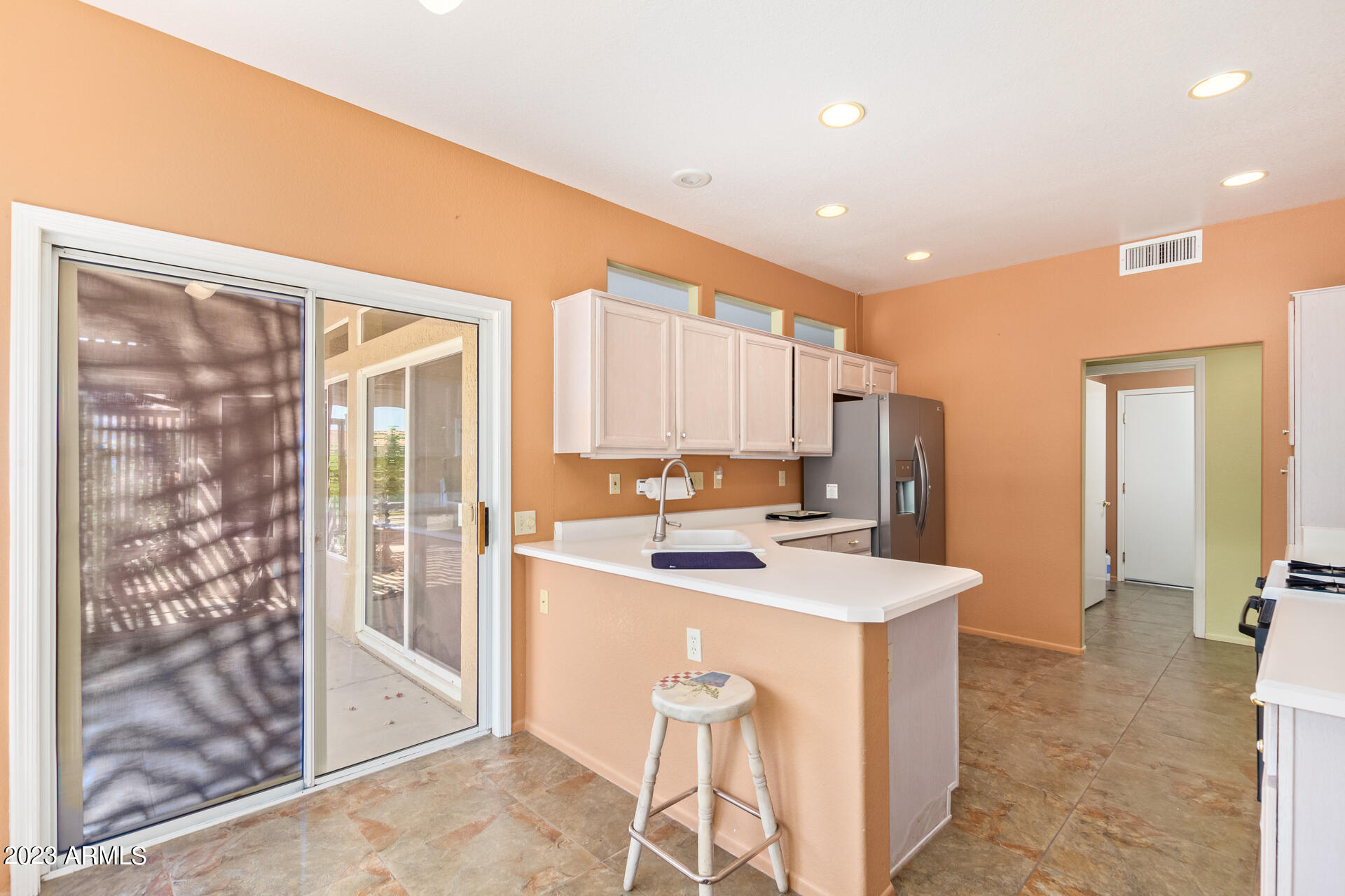 22137 N VETERANS Drive
