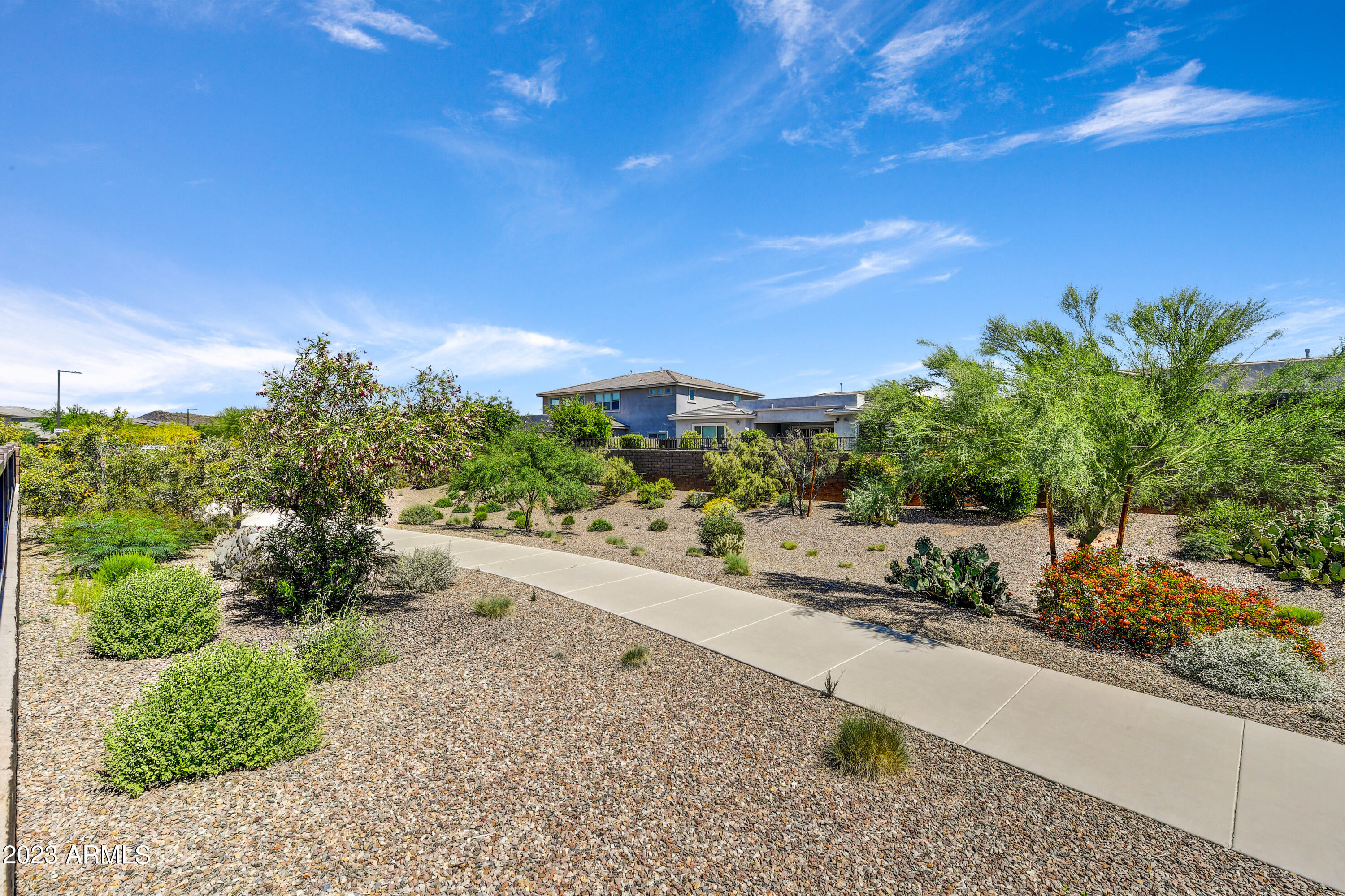 2942 E SANDS Drive