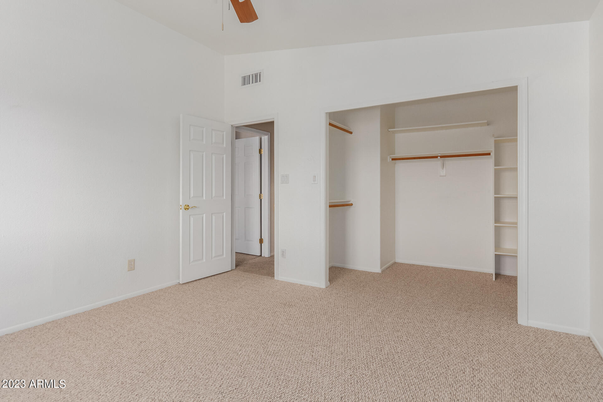 4001 W CHARLOTTE Drive