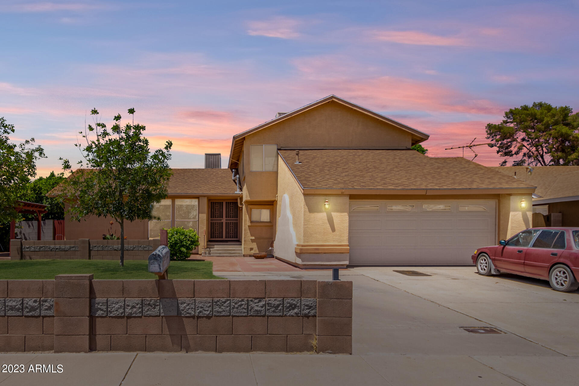 2428 W Acoma Drive
