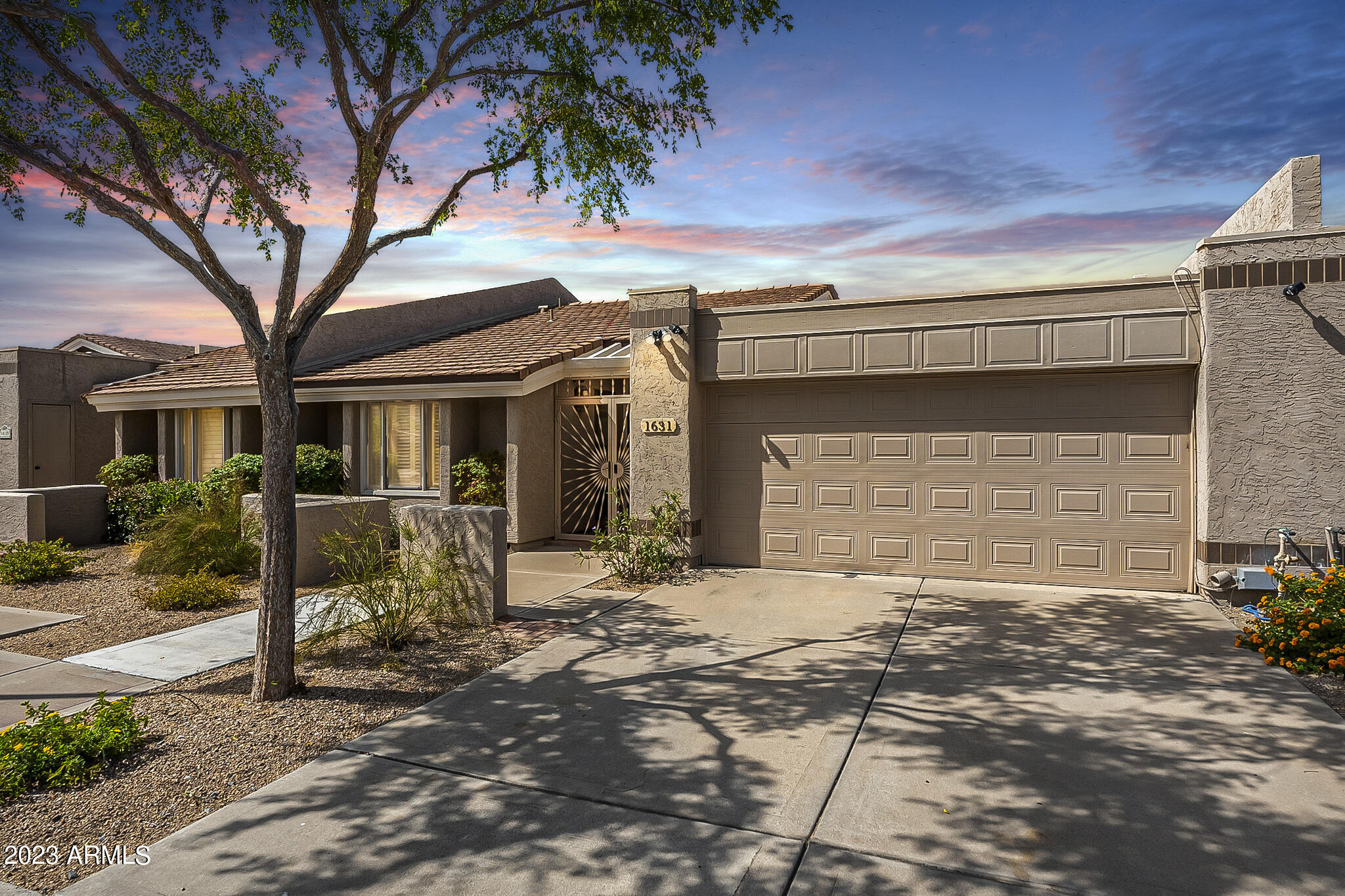 1631 E Cactus Wren Drive
