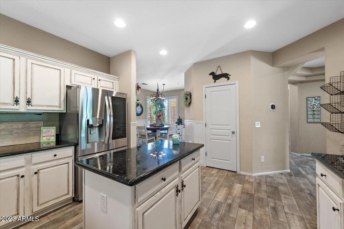 4481 E LANTERN Place