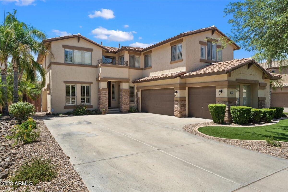 4481 E LANTERN Place