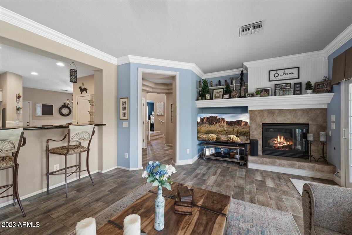 4481 E LANTERN Place