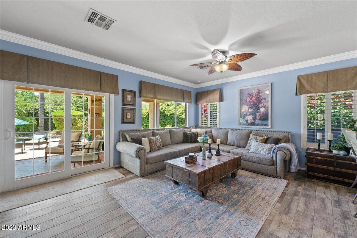 4481 E LANTERN Place