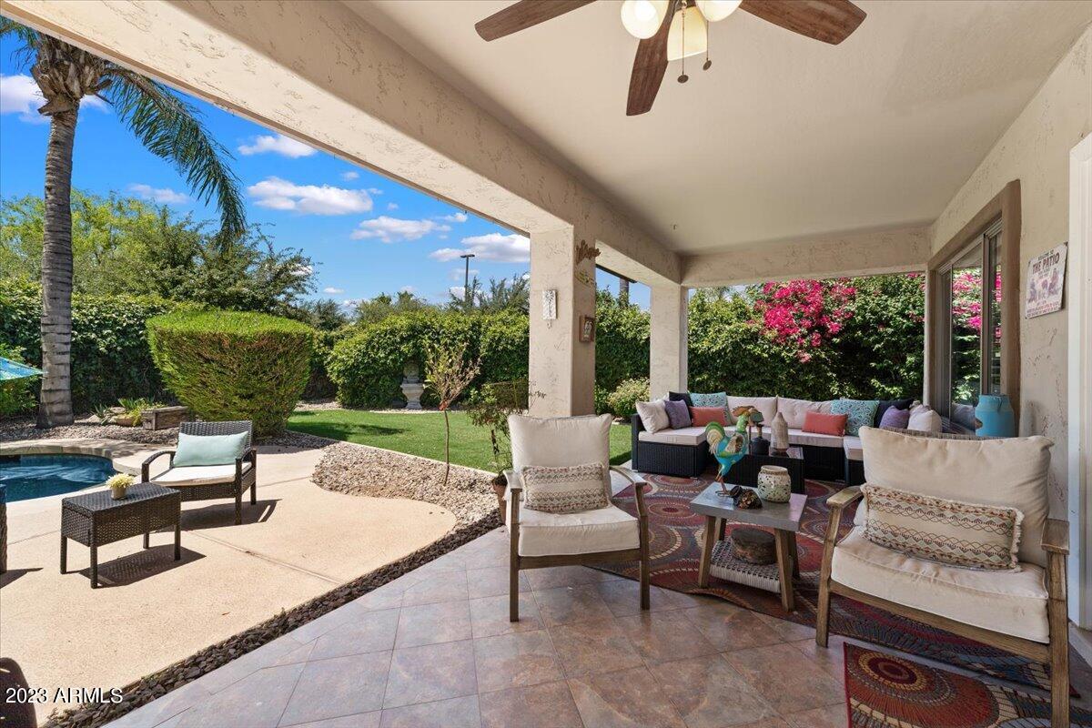 4481 E LANTERN Place
