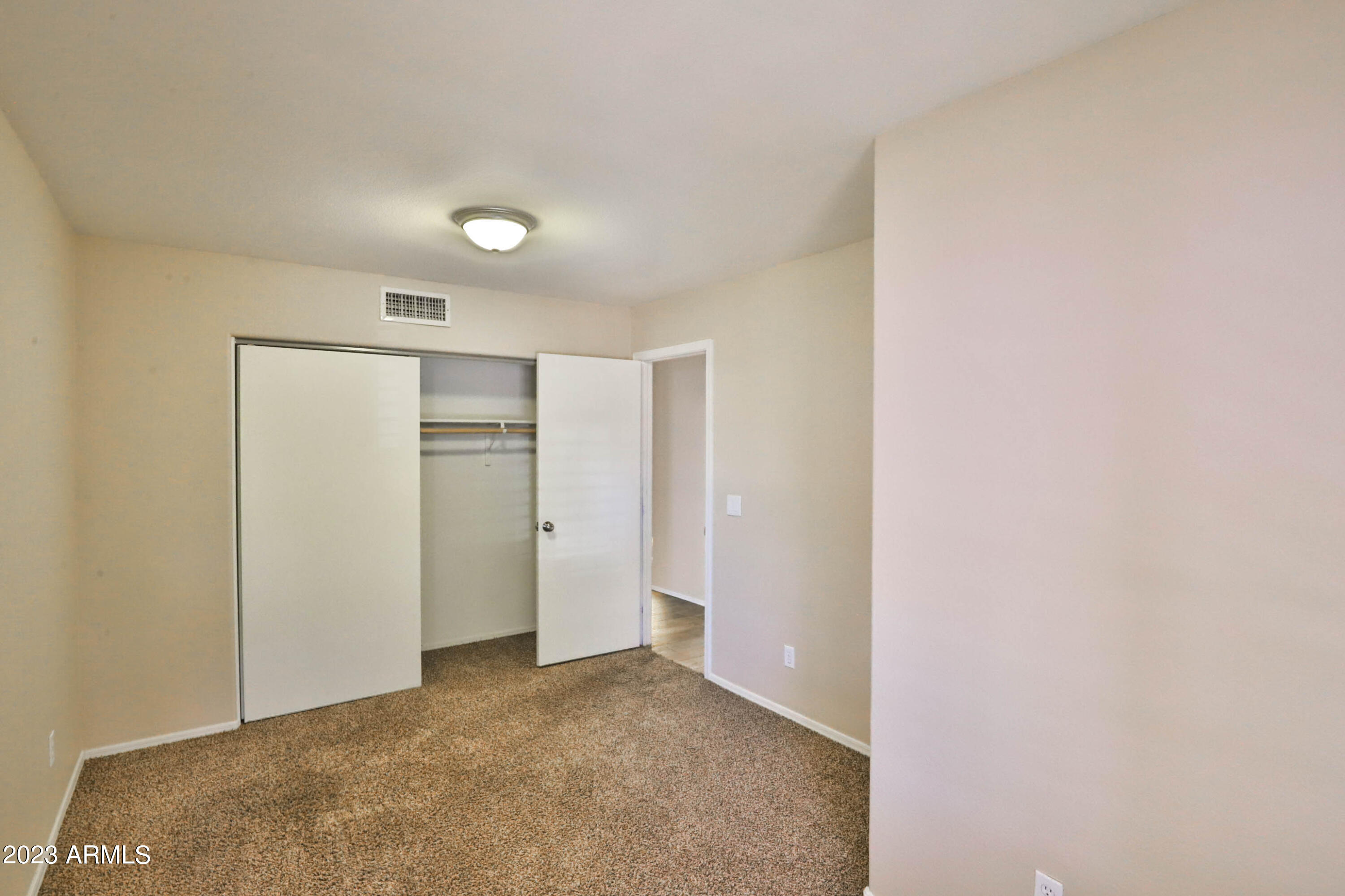 3919 E ROSEMONTE Drive