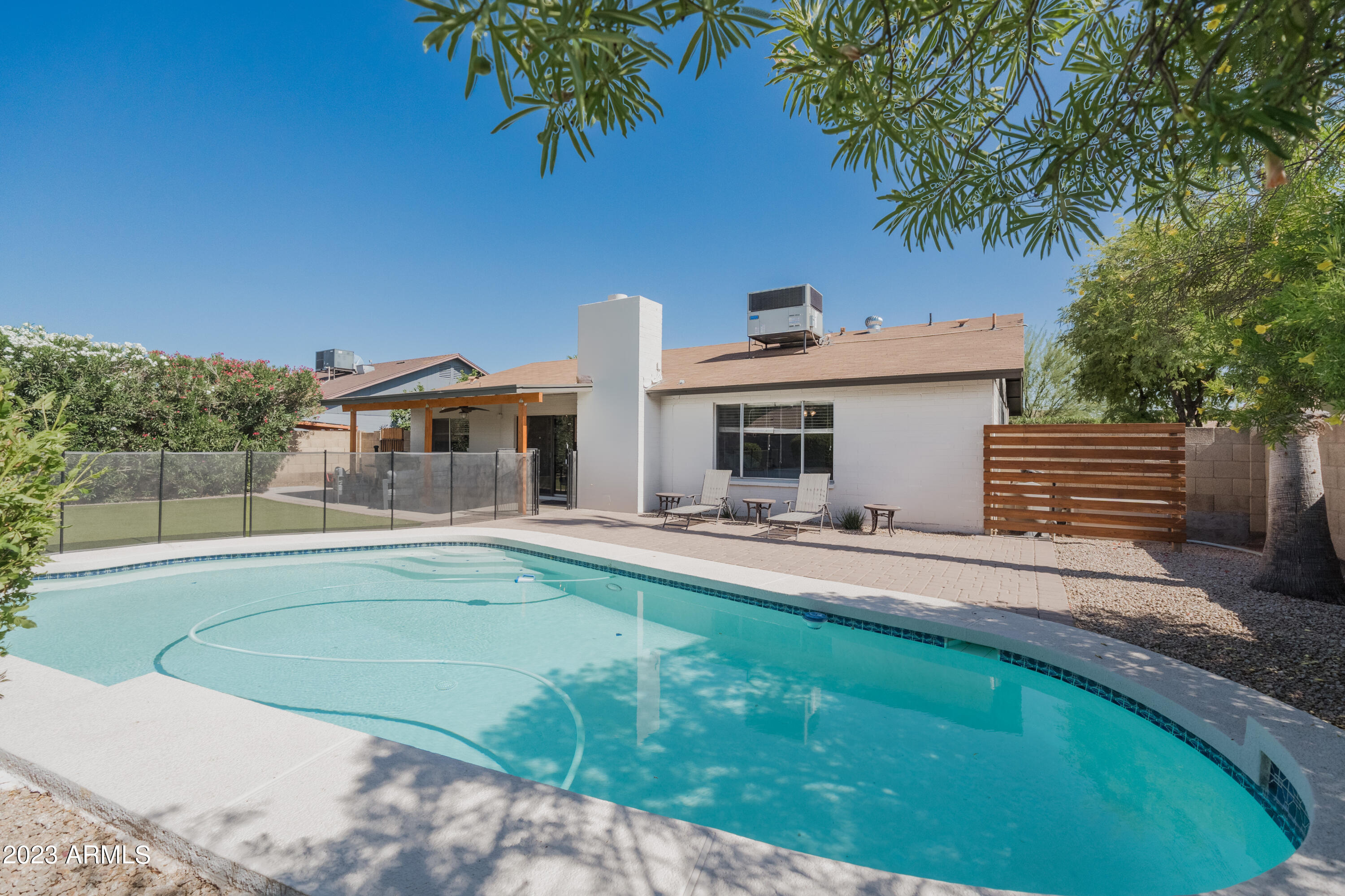2220 W PALOMINO Drive