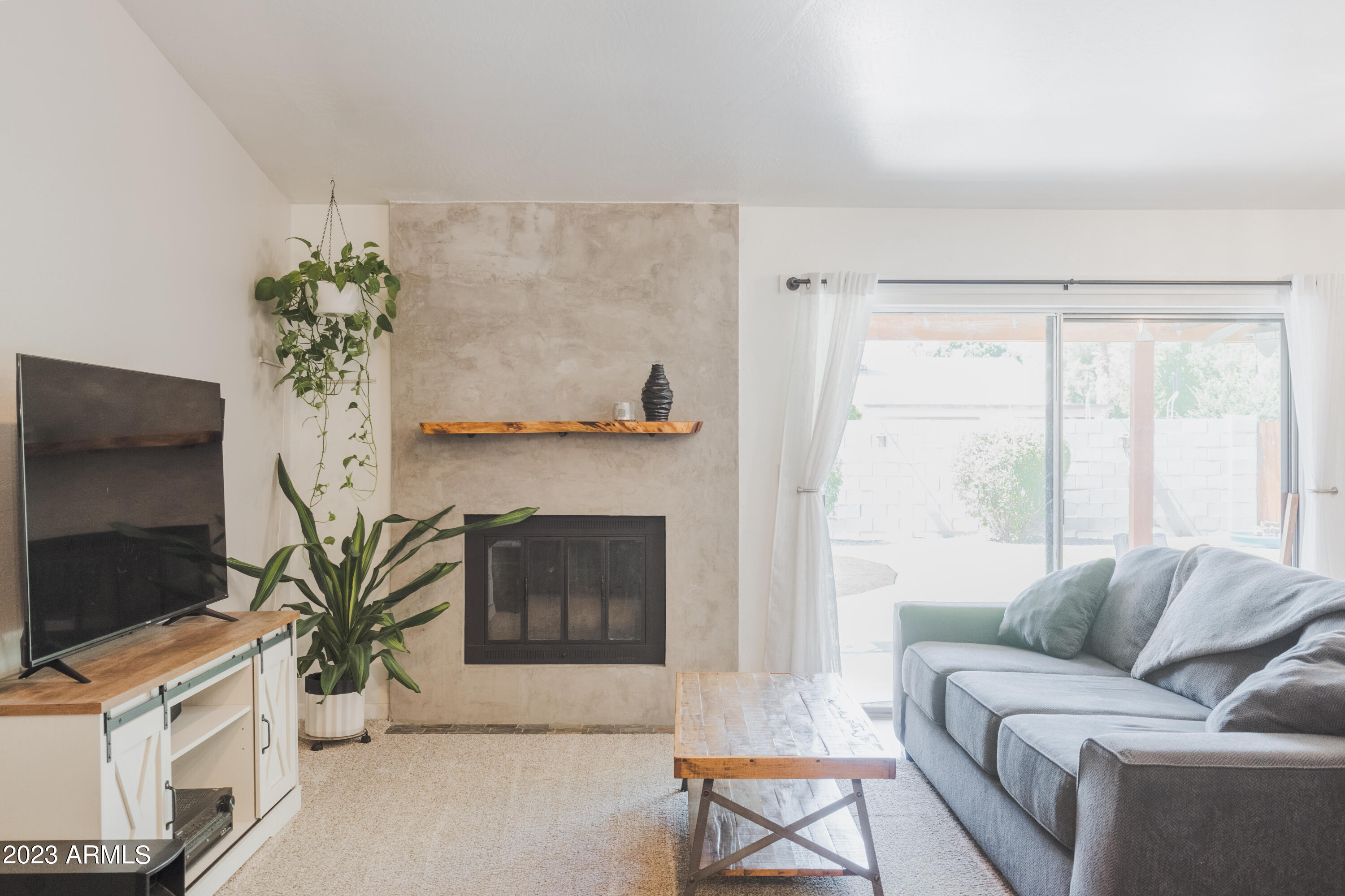 2220 W PALOMINO Drive