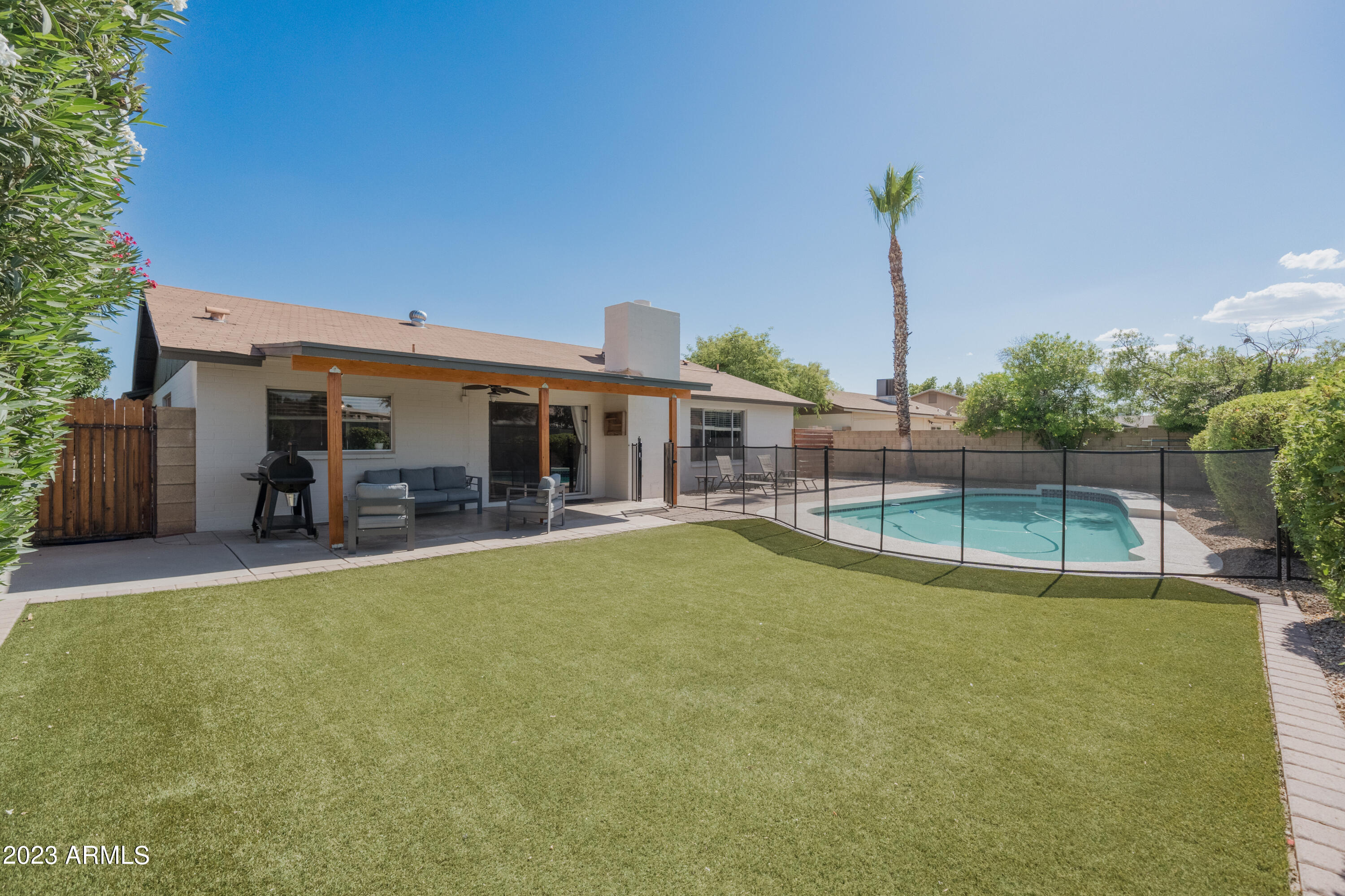 2220 W PALOMINO Drive