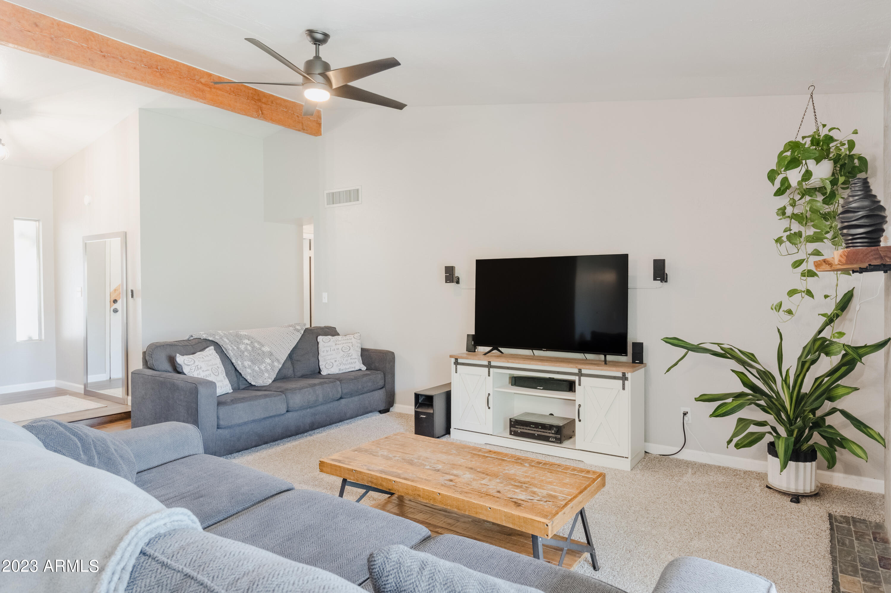 2220 W PALOMINO Drive