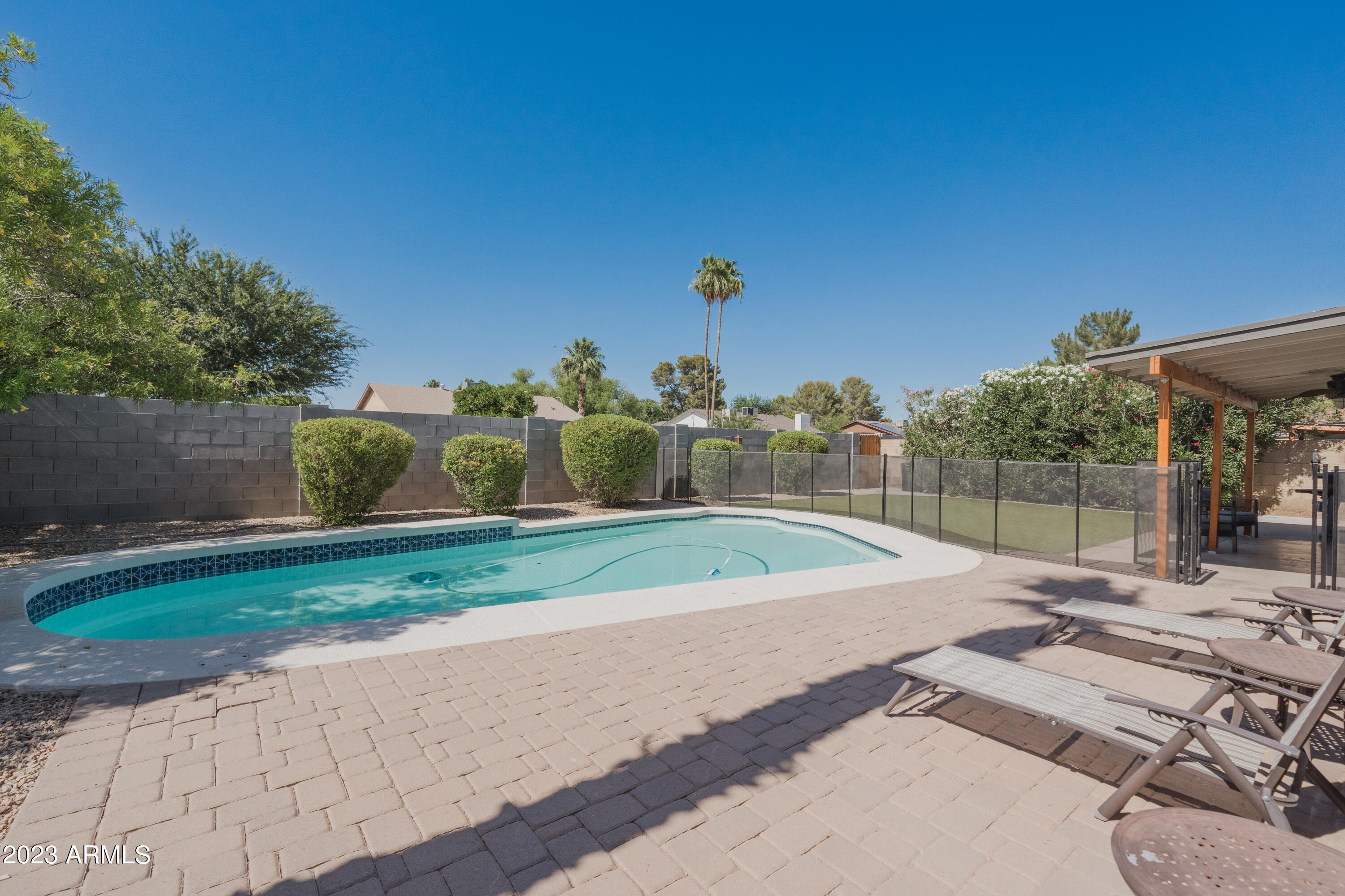 2220 W PALOMINO Drive