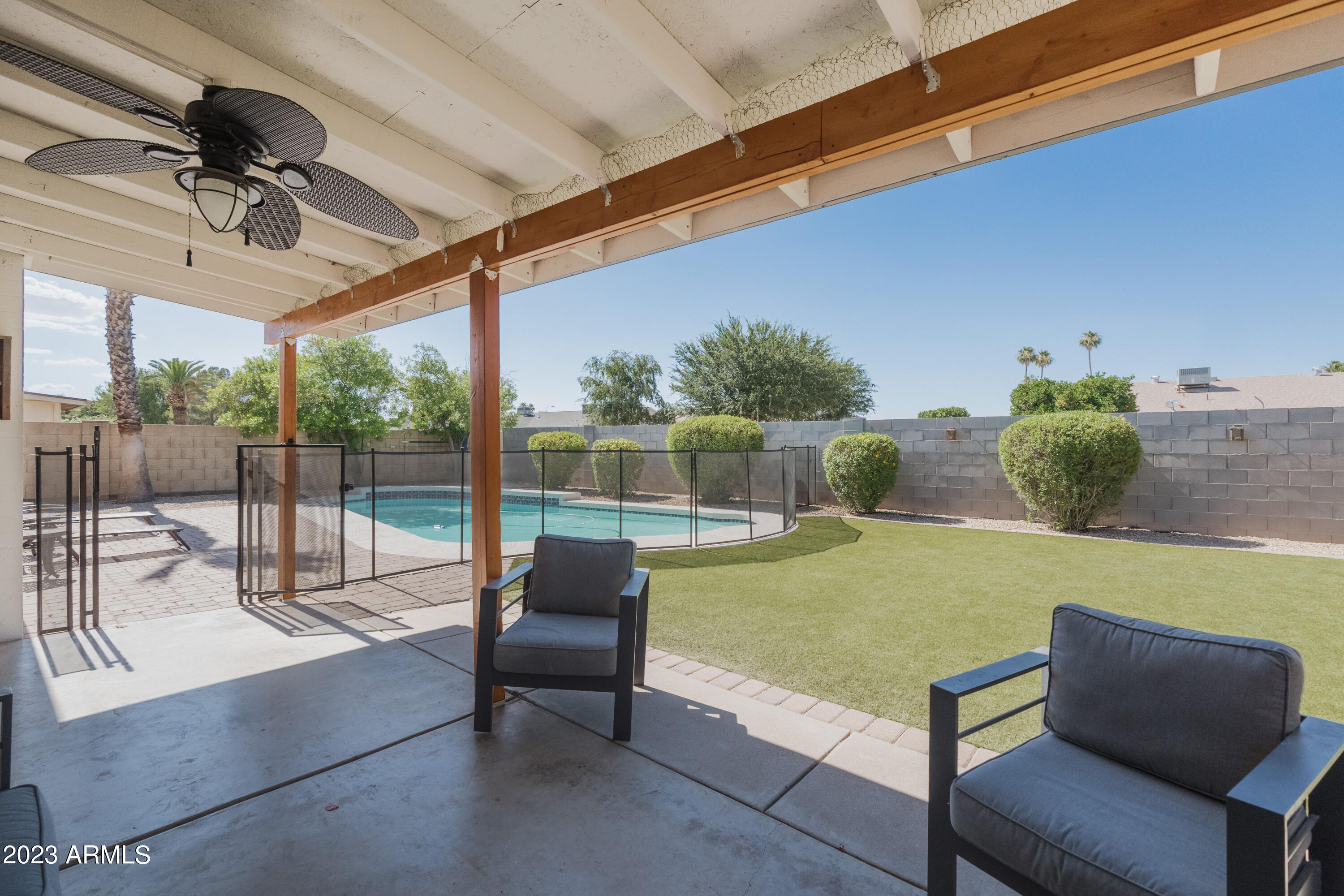 2220 W PALOMINO Drive
