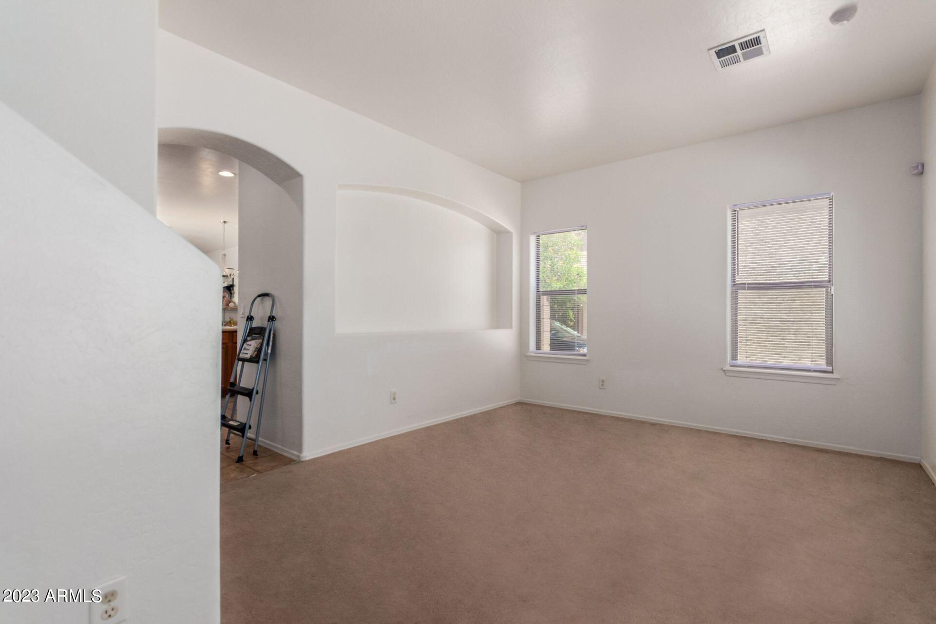 5812 S 10TH Drive