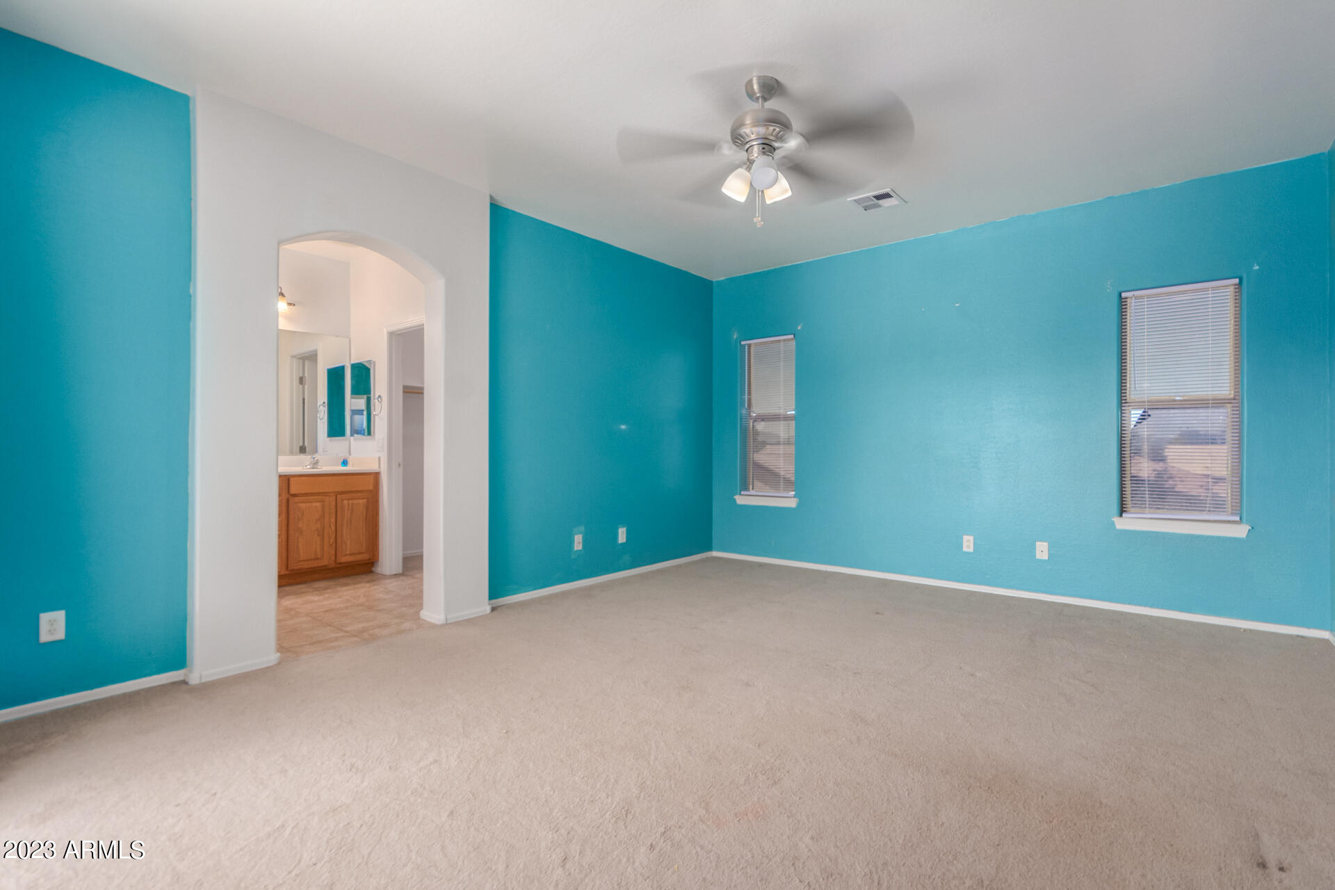 5812 S 10TH Drive