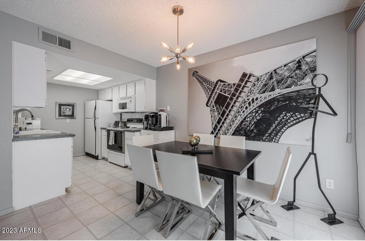 1916 W MORNINGSIDE Drive Unit: 101