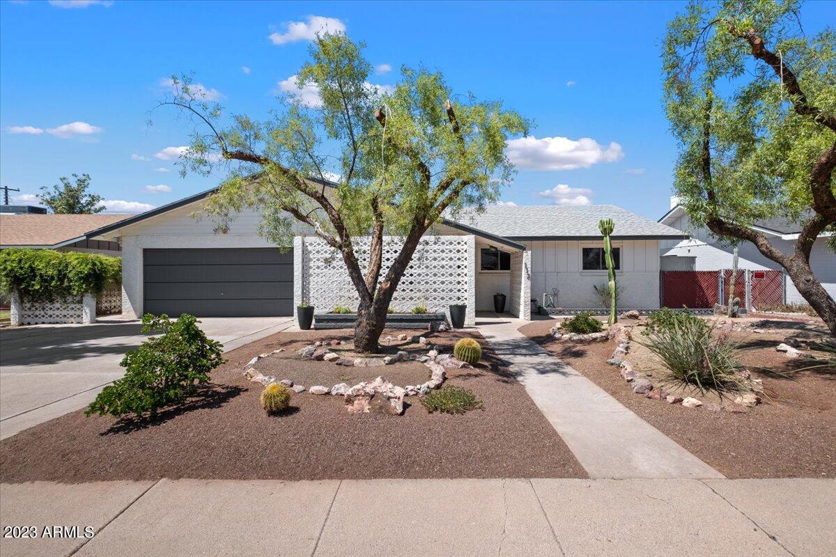 112 E CAIRO Drive