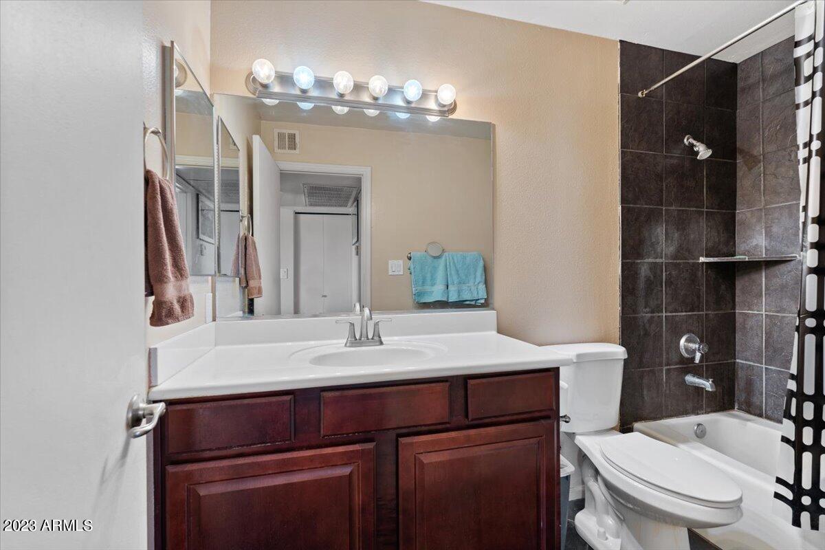 10115 E MOUNTAIN VIEW Road Unit: 2106