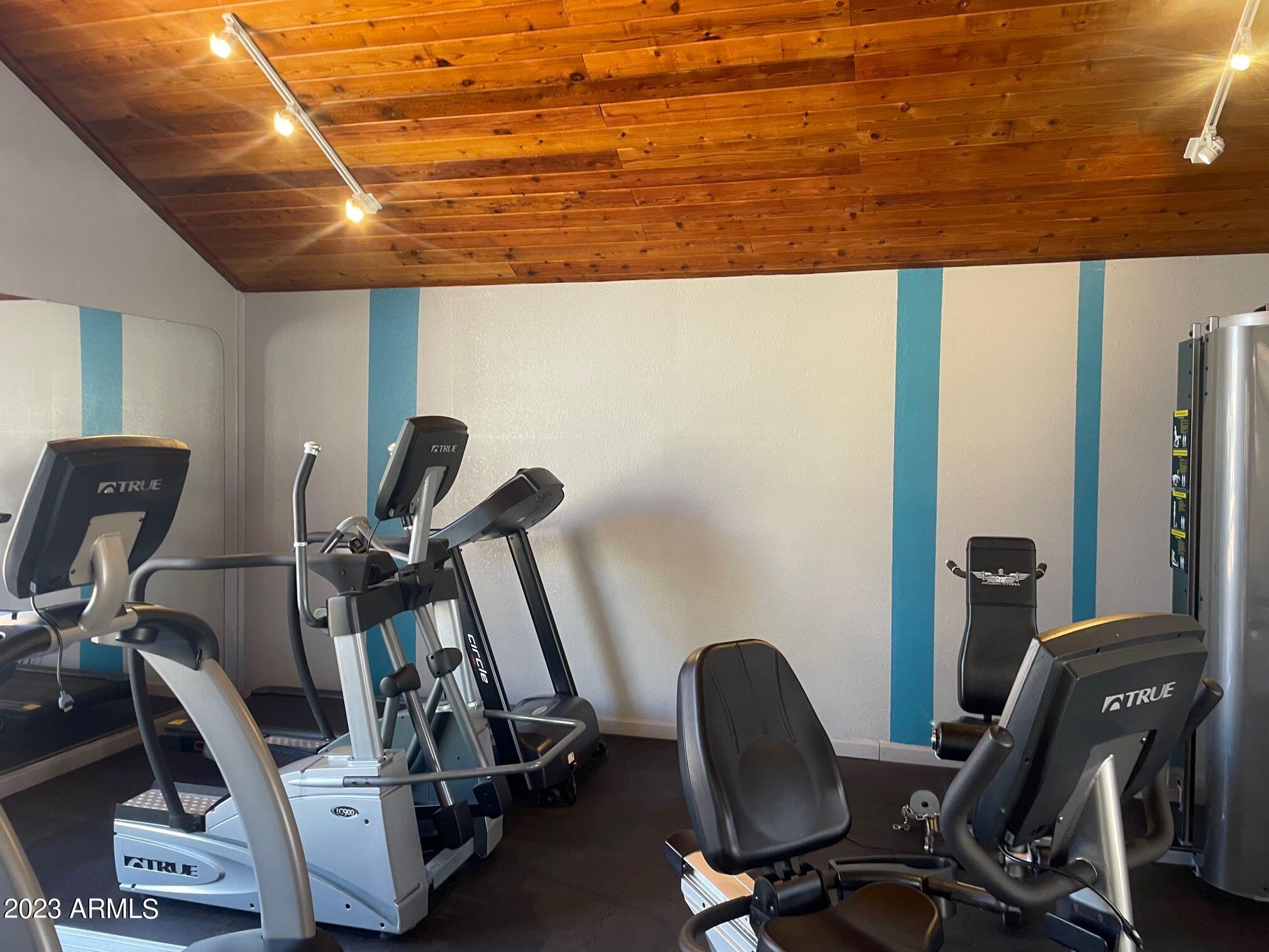 10115 E MOUNTAIN VIEW Road Unit: 2106