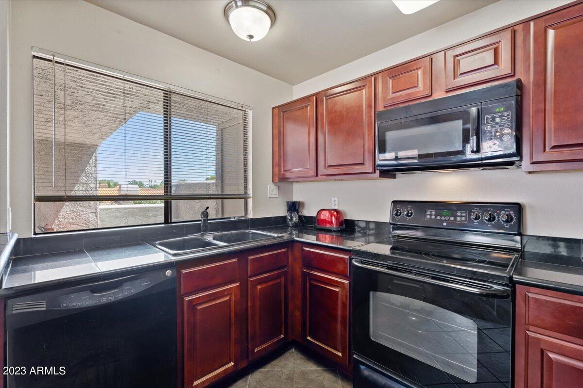 10115 E MOUNTAIN VIEW Road Unit: 2106