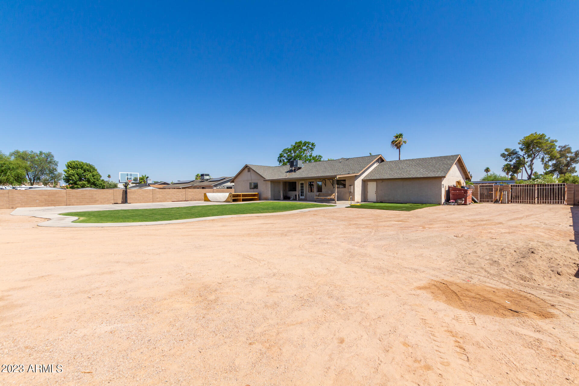 7602 E Emelita Avenue