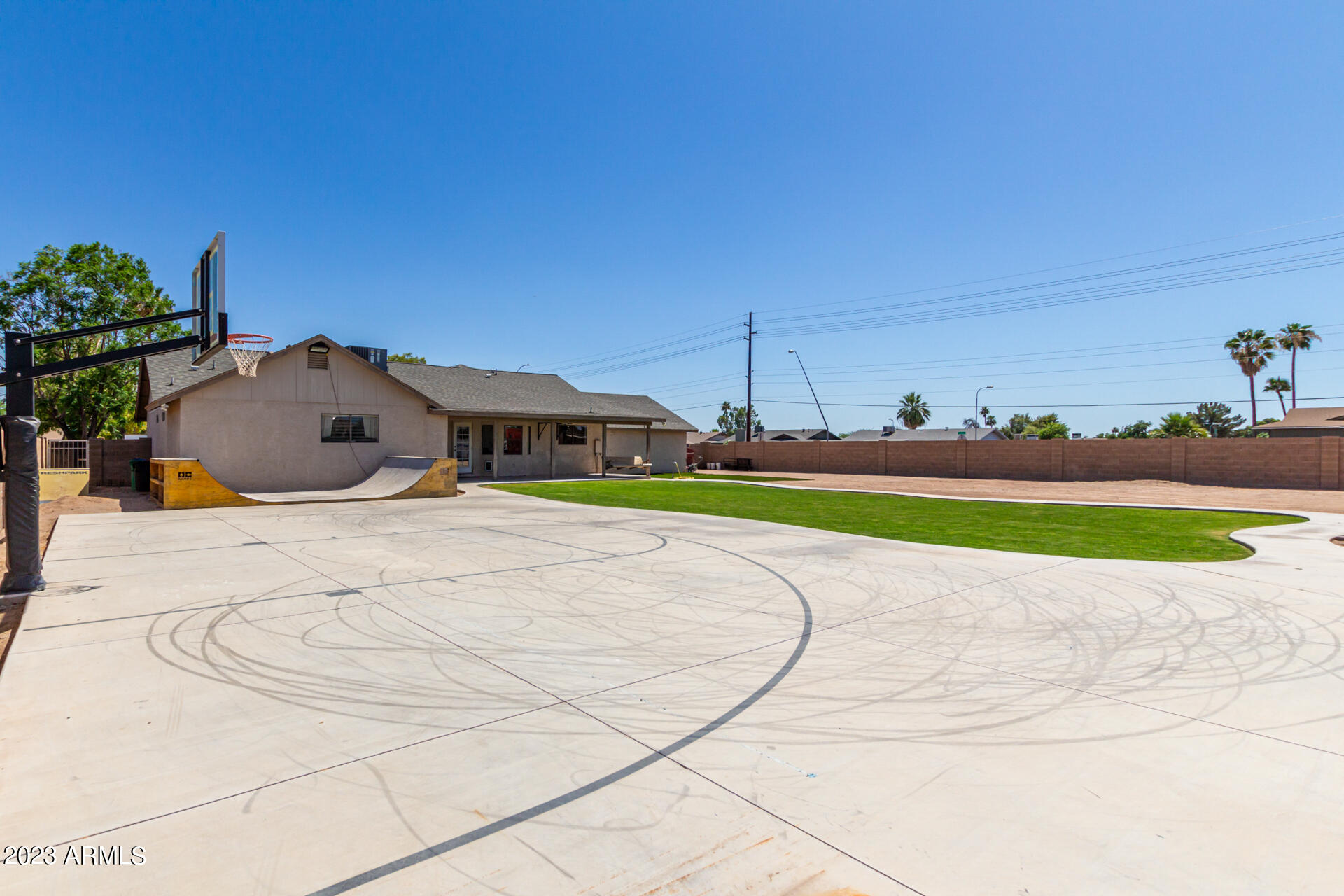 7602 E Emelita Avenue