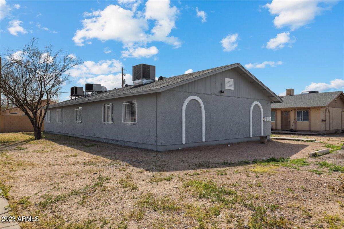 2571 E MOBILE Lane