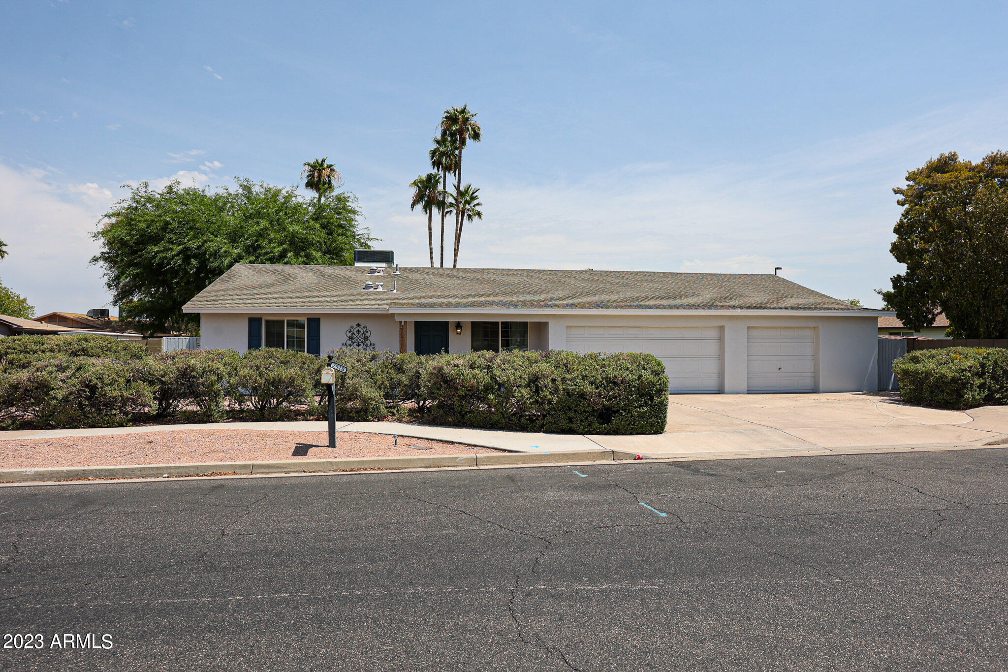 2518 W JAVELINA Avenue