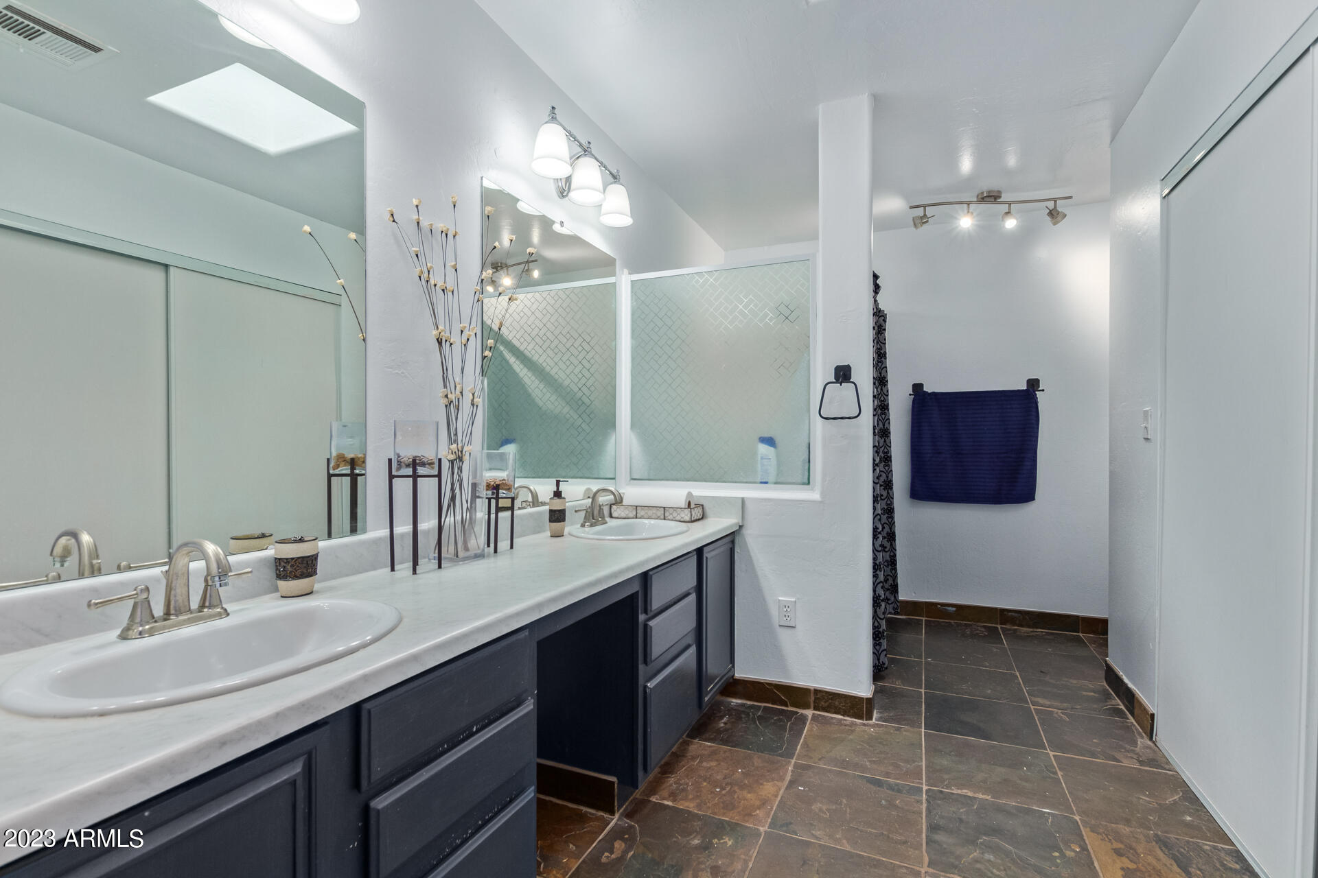 3755 E BROADWAY Road Unit: 14