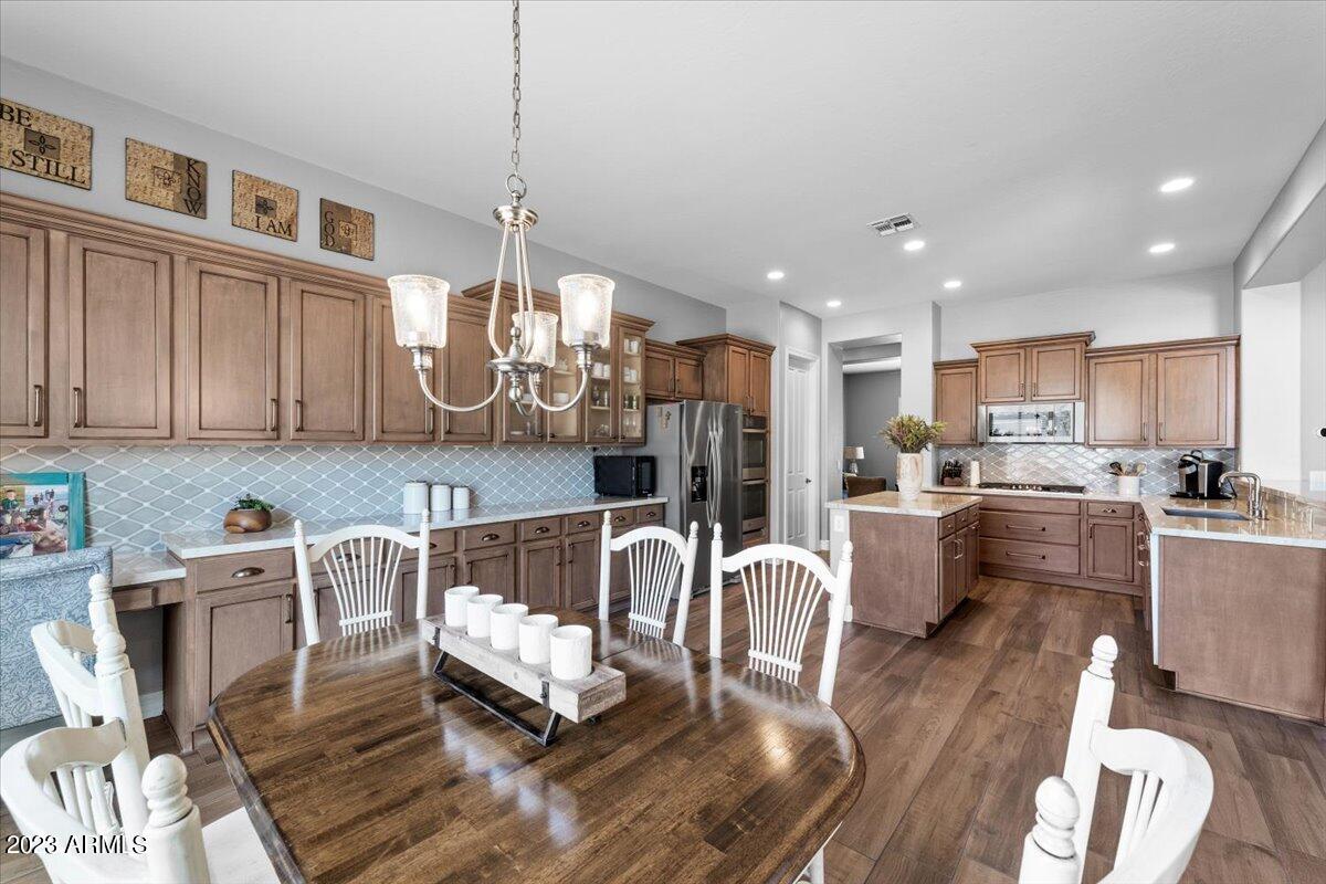 1342 E CANARY Drive