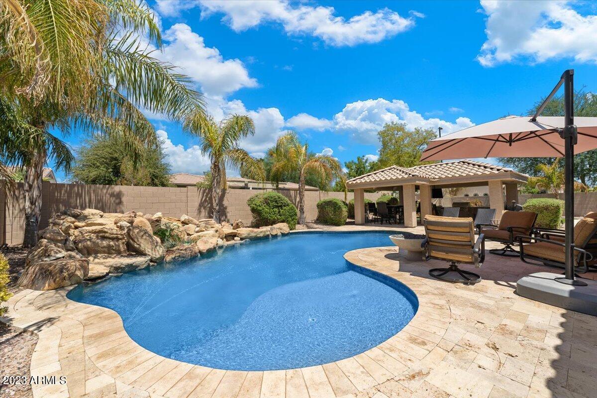 1342 E CANARY Drive